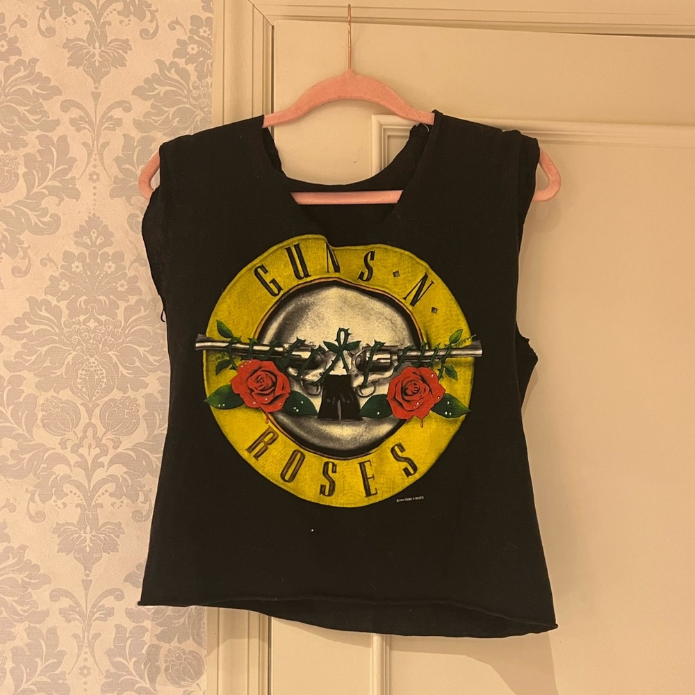 Guns and Roses muscle tee